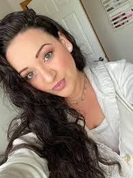 Linda's lipsticks has all the...