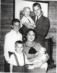43rd president of the united states former governor of texas. President George H W Bush S Life In Photos Pictures Of Young George H W Bush To Now