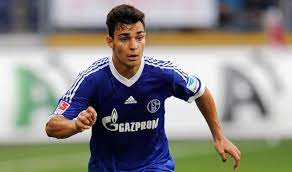 Hem stoper hem de sağ bek pozisyonlarında oynayabilen kaan, ilk kez schalke 04 dışında bir takımda oynayacağını belirterek, eintracht frankfurt'un. Black Eagles Keen On Schalke Defender Kaan Ayhan Besiktas International
