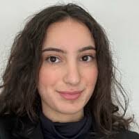 Laura Tucciarone's Instagram, Twitter & Facebook