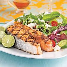 Saumon grillé avec sauce au beurre. On Cuisine Le Saumon Sur Le Bbq En 20 Recettes Pratico Pratiques