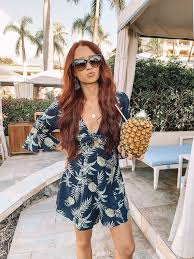 Best Places To Visit In Hawaii Outfits For Hawaii Summer Outfit Ideas Blogger Style Women S Summer Outfit Hawaii Outfits Outfits Affordable Sweater