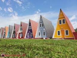 Antara tempat menarik yang selalu dikunjungi ialah bahagian tepi pantai negeri yang menghadap selat melaka. Menginap Di Rumah Warna Warni Masbro Village Homestay Boutique Melaka Some Bullet For Your Head