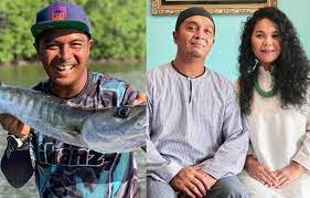 Beliau terkenal sebagai penulis skrip filem one two jaga (2018) arahan namron. Biodata Pengarah Pitt Hanif Anak Fauziah Nawi Yang Meninggal Dunia Iluminasi