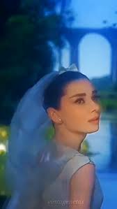 FĘRRĒÏRÆ (frrr585). Áudio original criado por FĘRRĒÏRÆ. Audrey  Hepburn1956❤️✨🎼🎶✨
