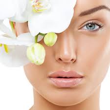 Hey lovelies!! Your local esthi here 🫧 I offer facials and face/body  waxing! Located in Oceanside, CA 📍 I love helping others feel confident in  their own skin✨🤍 If you're in need