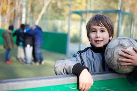 Die übungen reichen von mathe über rechtschreiben bis lesen. Ganztagsschulen Fussball Em Ganztagsschulen Bleiben Am Ball