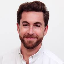 😍 Quand le Youtuber tech Benjamin Code et mon associé Martin sortent une  vidéo sur la vie d'employé en startup, sujet qui me tient à cœur, je la  partage !