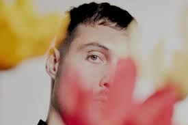 Blue Mar's New Single "Fallen Leaves": A Soulful Blend of Brazilian Rhythms  and Indie Rock