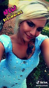 Tina Bowyer's Instagram, Twitter & Facebook