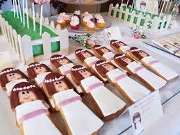 Las mejores marcas de chuches y mesa dulce rosa ideal para una comunion o un cumpleaños. Comuniones Bocaditos Dulces