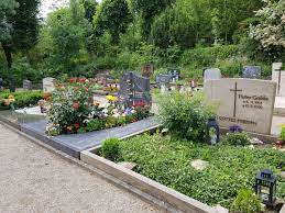 Die allgemeine einstellung geht dahin, dass nur auf einem friedhof die totenruhe gewährleistet ist. Friedhofszwang Umgehen Urne Mit Nach Hause Nehmen