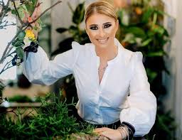 Citește despre apariția anamariei prodan în playboy. Anamaria Prodan Arrived At The Hospital What Is The Status Of The Star