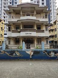This Art Deco style building in Mumbai ...