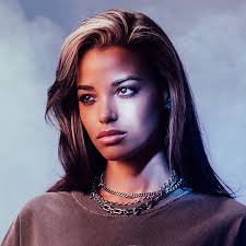 Exclusive Booking Agency for Linska