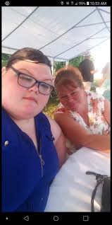 Bentley Bowl's first #food influencer review was a resounding success! Mrs.  Suh, a popular Korean influencer, with a substantial following, 50,000+  praised Bentley Bowl food truck and loved the fried chicken, and