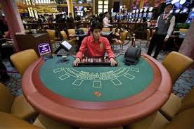 Convertible poker & dining table dark tobacco leaf by sunny designs. Why Are Casino Card Tables Green