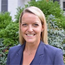 Karen Brett's Instagram, Twitter & Facebook