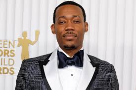 Tyler James Williams Remains Tight-Lipped About Janine and Gregory's Kiss 