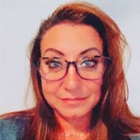 Elizabeth Tarr's Instagram, Twitter & Facebook