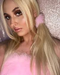 Brittany Crabb's Instagram, Twitter & Facebook