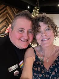 Kate Grote's Instagram, Twitter & Facebook