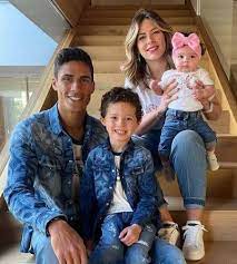 Jul 02, 2021 · miss france et miss univers 2016 a une petite soeur prénommée manon. Camille Tytgat Meet Wife Of Raphael Varane Vergewiki