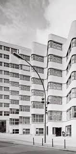 Pin By Leslie Williamson On Architecture Bauhaus Architecture Architecture Exterior Architecture Photography
