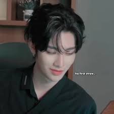 Ricky y su micrófono: El duelo en vivo de Zerobaseone