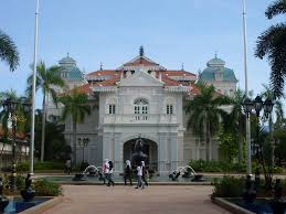 Galeri sultan azlan shah) is a gallery in kuala kangsar, perak, malaysia. Sultan Azlan Shah Gallery Mapio Net