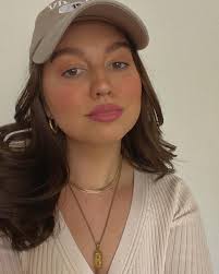 Alyssa DeClue (@itsalyssaan) · Instagram-bilder og Reels-videoer