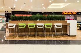 Tα village cinemas πρώτευσαν στην κατηγορία best cinema refurbishment of the year της i.c.t.a. Shopping Mall Piatra Neamt Sensio Mobilier Care Comunica Cu Sens