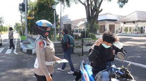 1 meter persegi = 10.764 kaki persegi 560 m2 = 10.764 x 560 = 6027.84 kaki persegi ( enam begini caranya nak kira keluasan dari meter ke kaki. Https Jabar Tribunnews Com 2021 05 09 Perajin Galendo Khas Ciamis Khawatir Dampak Larangan Mudik Omset Turun Drastis Https Cdn 2 Tstatic Net Jabar Foto Bank Images Galendo Ciamis 20180613 065620 Jpg Ilustrasi Setiap Lebaran Galendo Menjadi