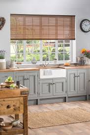 wood venetian blinds in chestnut from
