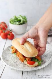 Puoi spezzettare facilmente la carne cotta se hai due forchette. Panino Con Straccetti Di Cotoletta Alla Milanese La Tana Del Coniglio