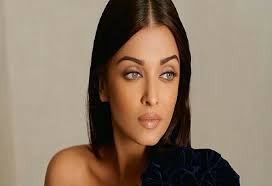 Sparkly and shiny hair of celebrities is talk of the town. Celebrity Natural Beauty Secrets For Amazingly Glowing Skin
