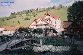 Acum in moieciu de sus: Moieciu De Sus Mapio Net