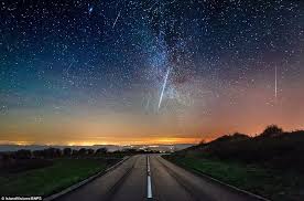Spectacular Geminid Meteor Shower Lights Up The Skies Night Landscape Night Scenery Meteor Shower