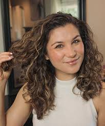 Great curls often start in the shower. Wavy Hair Type 2c Articles Naturallycurly Com