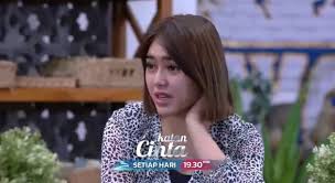Trailer ikatan cinta 7 desember 2020 atau cuplikan sinetron ikatan cinta hari ini sudah dirilis, simak bocorannya. Sinopsis Ikatan Cinta Hari Ini Pernyataan Mama Sarah Soal Lipstik Memperjelas Hubungan Elsa Dan Roy