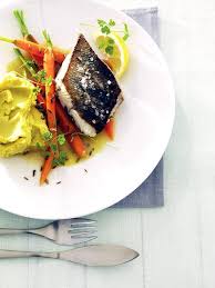 Få tillagningstips och lär dig filéa och bena ur gädda. Gadda Abborre File Med Curry Potatis Recept