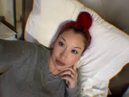 Leeann Hawkins's Instagram, Twitter & Facebook