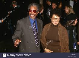 A tallahatchie county judge entered the divorce decree on sept. Schauspieler Morgan Freeman Mit Frau Myrna Colley Lee Bei Der Premiere Des Films Amistad Im Warner Theatre In Washington Dc Stockfotografie Alamy