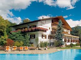 Llll Hotel Brunnhofer In Dorf Tirol Ab 47 Nur Auf Sudtirols Fuhrendem Urlaubsportal Meinsudtirol Dorf Tirol Hotel Dorf Tirol Tirol Hotel