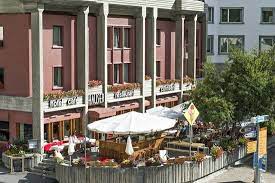 Moritz, close to the town's shops and cafés and only a few the roo bar with its sun terrace is well known in st. Hauser Hotel St Moritz Ab 163 2 5 8 Bewertungen Fotos Preisvergleich Graubunden Tripadvisor