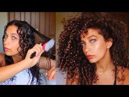 Even though the curly hair does not really allow you to see that the hair has a bob style, the fact that the curls look so fantastic is all because of the bob haircut. Hairstyle Inspiration Tips Tutorials Completed 3b Hair Tutorials Wattpad