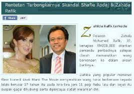 Semporna, sept 26 — despite being given priority by the staff of the election commission (ec) to enter the voting room, parti warisan sabah (warisan) president datuk seri mohd shafie apdal still chose to follow the queue like any other voters. Shafie Apdal Terus Membisu Zahida Pula Jawab Di Twitter