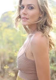 Candice Buckman's Instagram, Twitter & Facebook