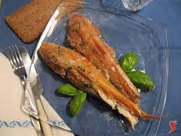 Coprire il tegame con un coperchio e lasciare cuocere il pesce a fuoco abbastanza vivace per circa un paio di minuti; Ricetta Gallinella Pesci Di Mare