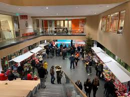 And all earthly life, it is told, shall go back at last through the great circle of time. Kerstmarkt Ubbo Emmius En Noorderpoort Ubbo Emmius